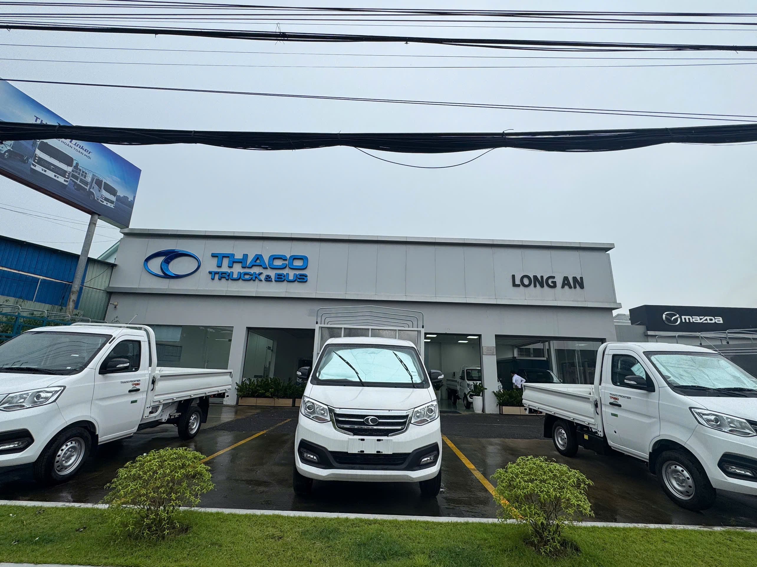 Showroom Tải Bus Bến Lức