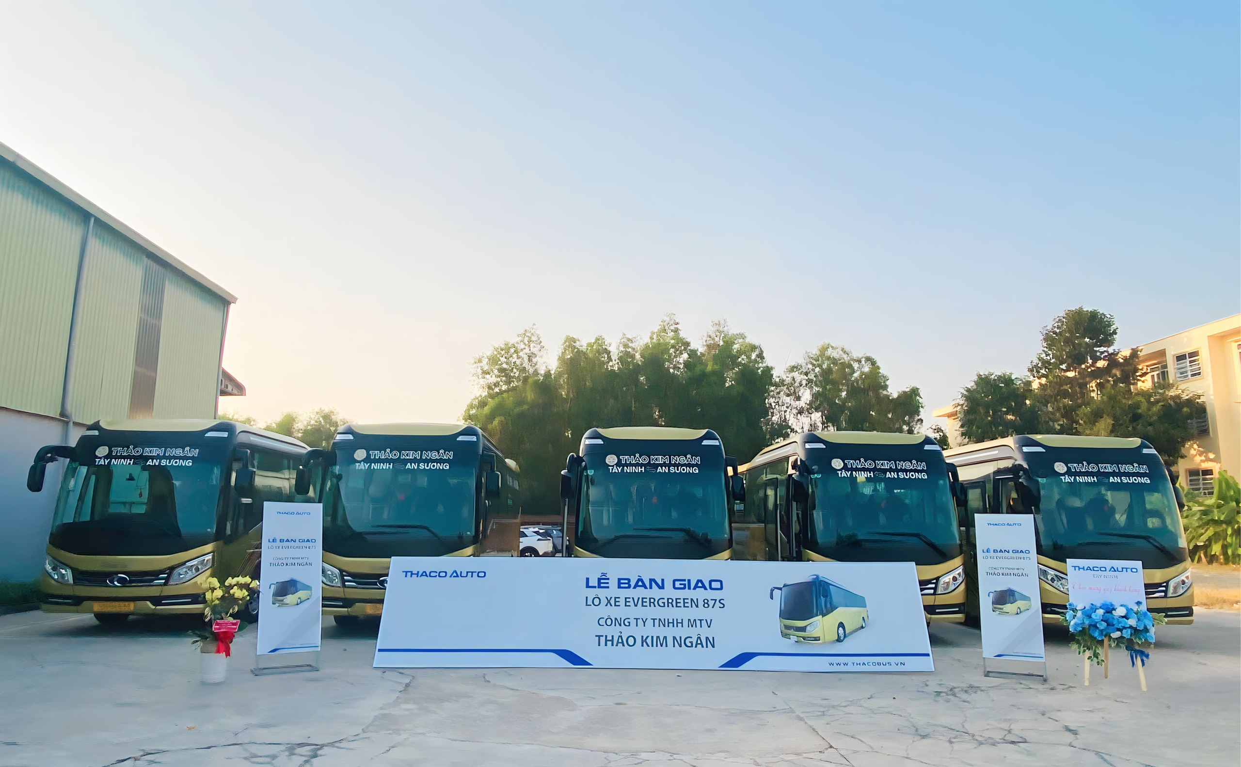 Bàn giao lô 05 xe bus Evergreen 87S phục vụ vận tải hành khách tuyến Tây Ninh - An Sương